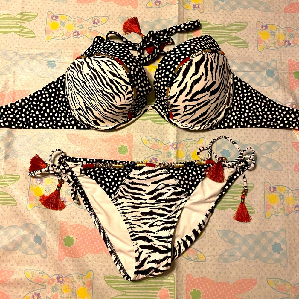 VS push-up Bikini NWOT